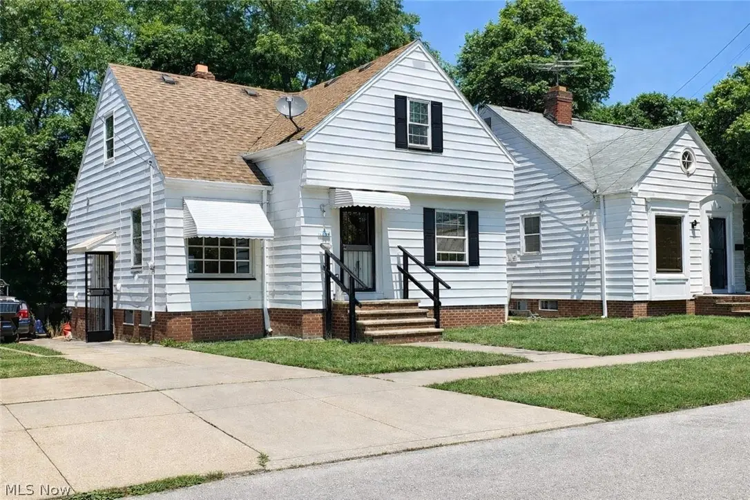 16705 Hillsboro Road, Cleveland, OH 44112 - #1