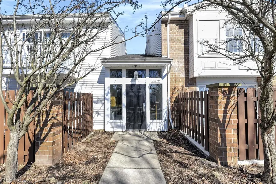 26179 Raintree Boulevard #D8, Olmsted Falls, OH 44138 - #2