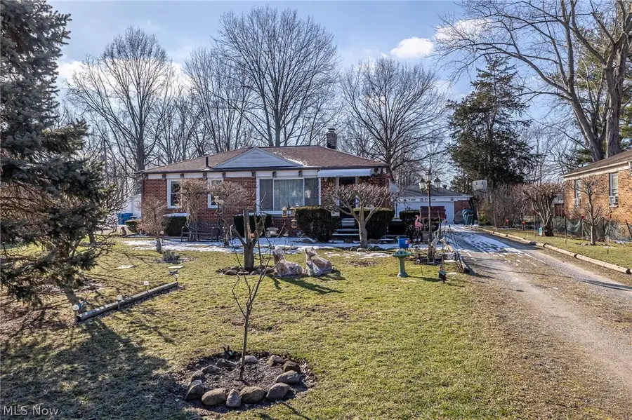 37891 Lake Drive, Avon, OH 44011 - #2