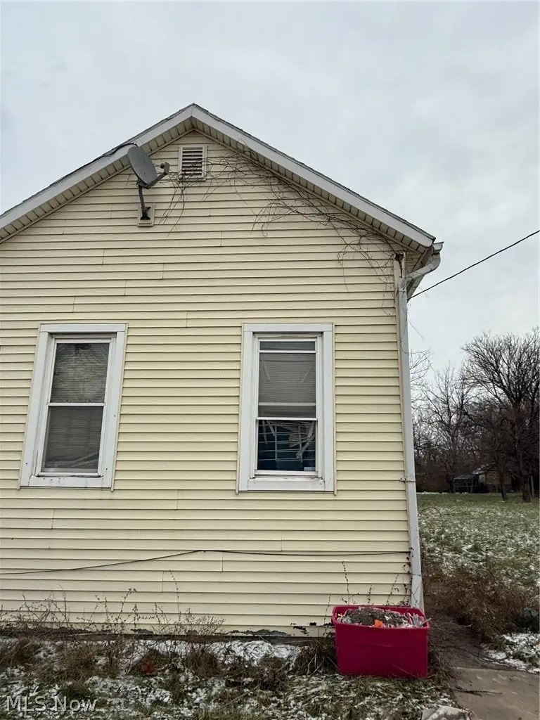 3325 E 49th Street, Cleveland, OH 44127 - #1