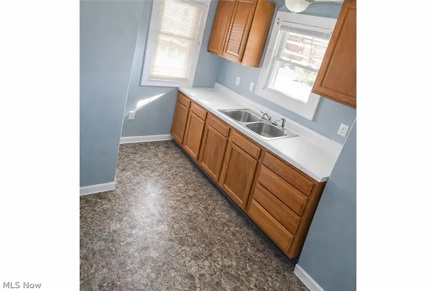 8322 Bancroft Avenue, Cleveland, OH 44105 - #3