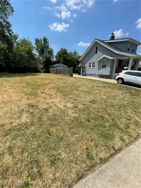 7710 Connecticut Avenue, Cleveland, OH 44105