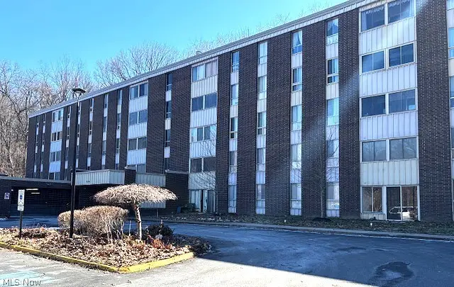 3068 Kent Road, Stow, OH 44224 - #1