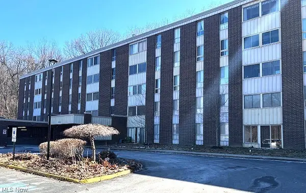 3068 Kent Road, Stow, OH 44224