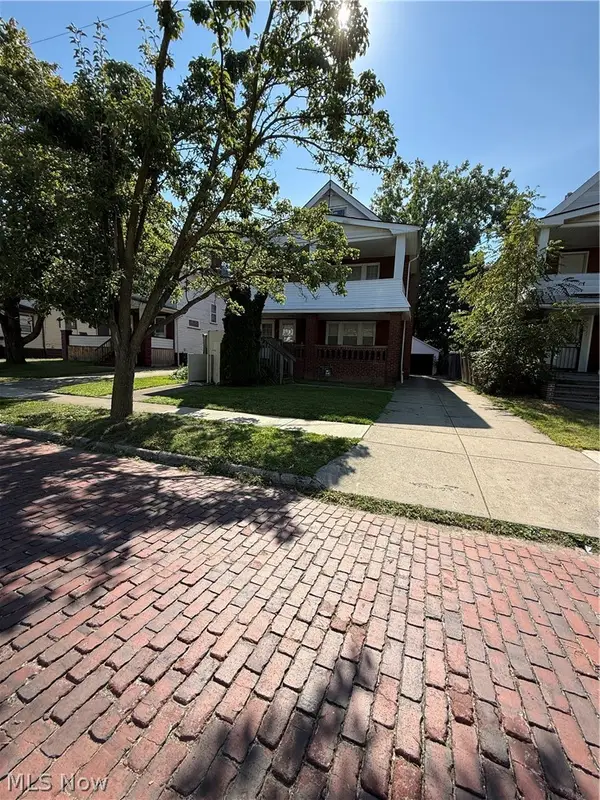 1426 E 175 Road, Cleveland, OH 44110