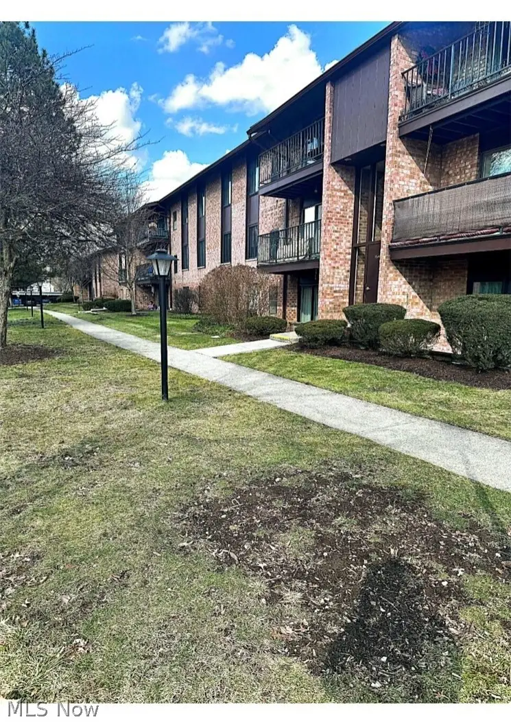 16460 Heather Lane, Middleburg Heights, OH 44130 - #1