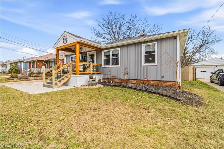 6563 W 130th Street, Parma Heights, OH 44130 - #2