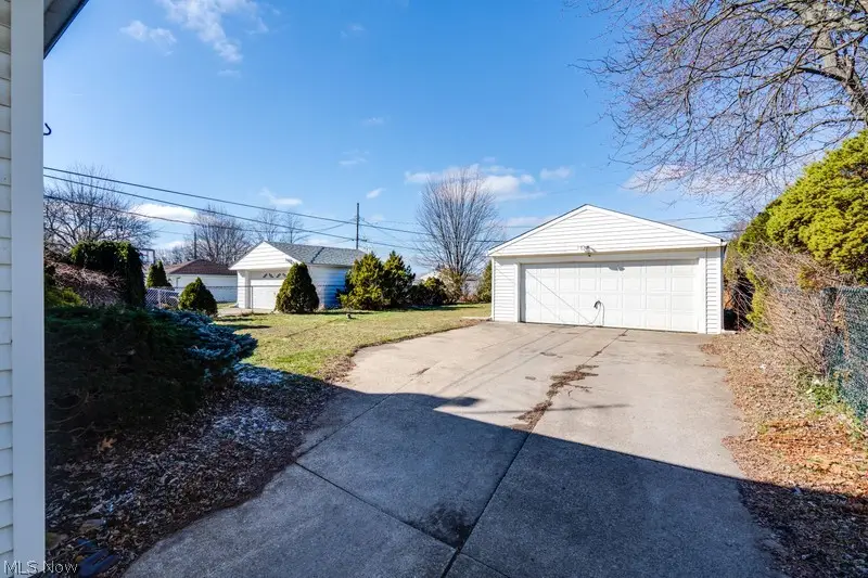 13801 Bangor Avenue, Garfield Heights, OH 44125 - #3