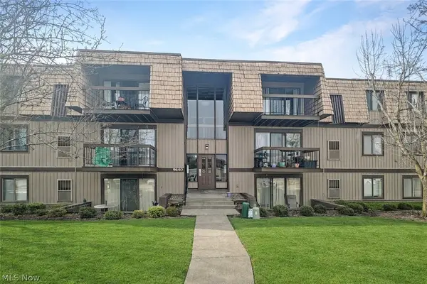 9640 Cove Drive #A-36, North Royalton, OH 44133