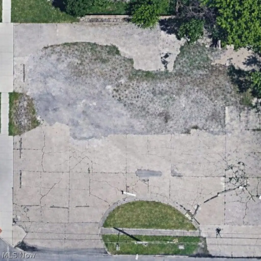 W 21st Street, Lorain, OH 44052 - #1