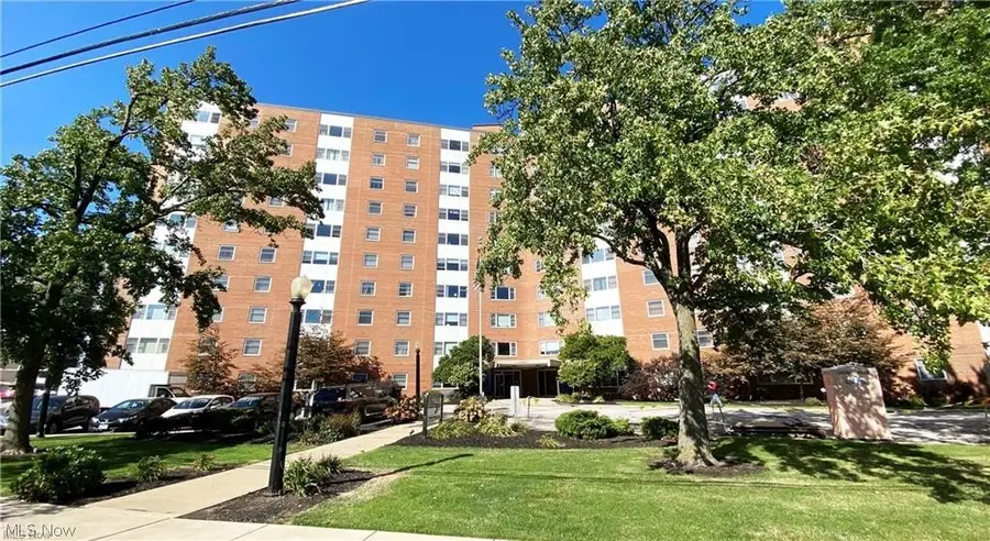 11850 Edgewater Drive #701, Lakewood, OH 44107 - #2