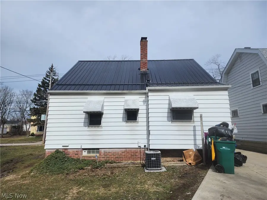 18990 Raymond Street, Maple Heights, OH 44137 - #2