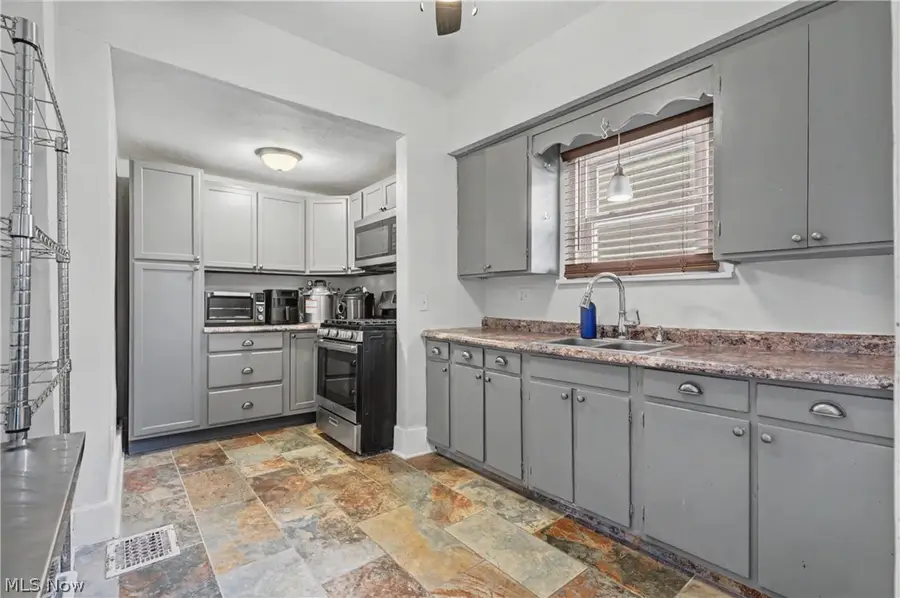 4144 Helena Avenue, Youngstown, OH 44512 - #2