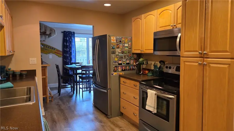 9284 Willow Lane, Olmsted Falls, OH 44138 - #3