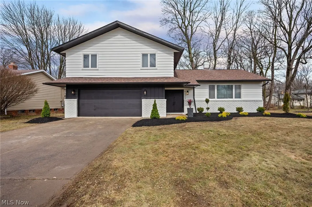 5577 Kilbourne Drive, Lyndhurst, OH 44124 - #1