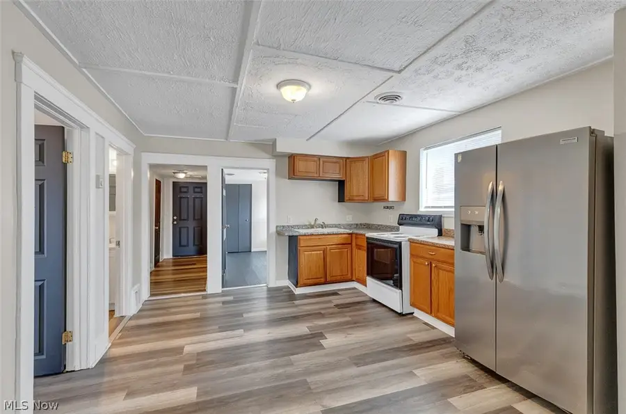 3279 W 44th Street, Cleveland, OH 44109 - #3