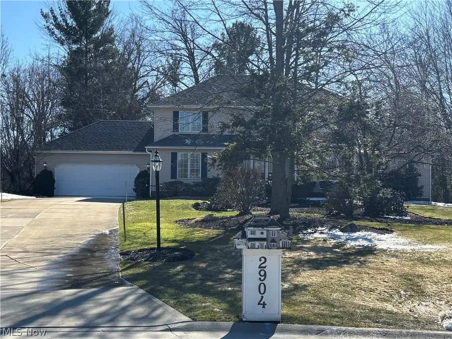 2904 Camelot Court, Willoughby Hills, OH 44092 - #2