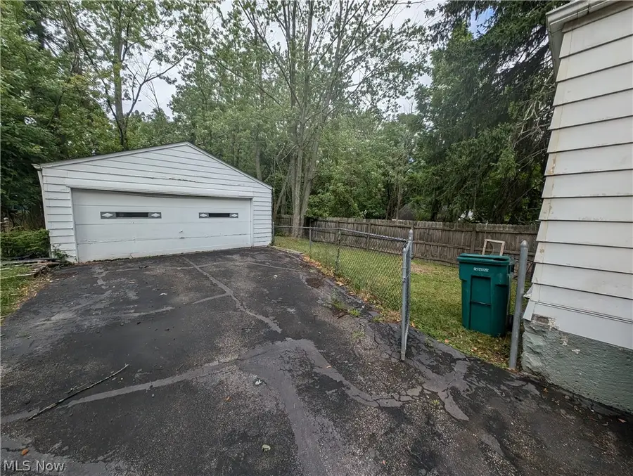 16029 Friend Avenue, Maple Heights, OH 44137 - #3