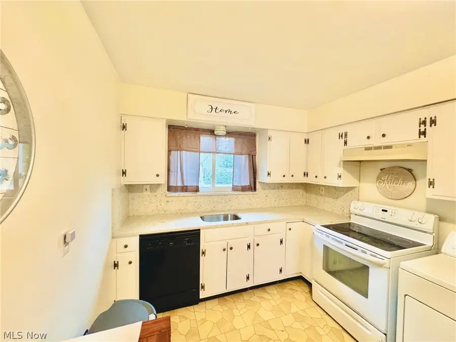 6398 Iroquois Trail, Mentor, OH 44060 - #3