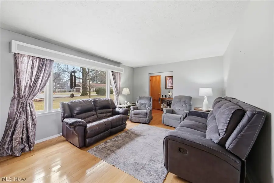 3287 Broadhaven Nw Avenue, Massillon, OH 44646 - #3