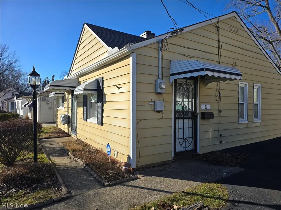 27 Grandmere Drive, Bedford, OH 44146 - #2