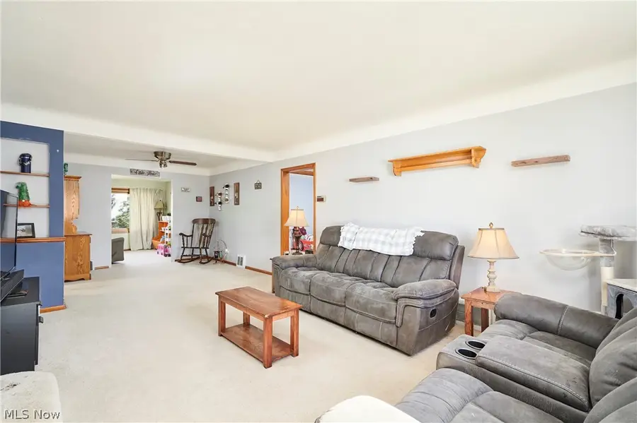 1359 Beaconfield Road, Lyndhurst, OH 44124 - #3