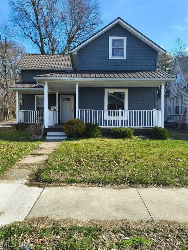 435 Fair Ne Avenue, New Philadelphia, OH 44663