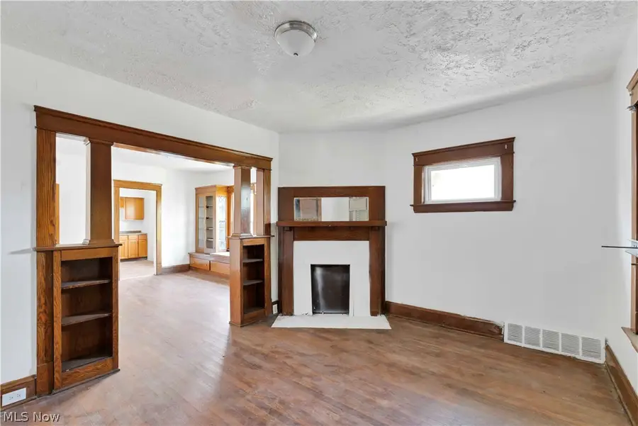 851 Paxton Road, Cleveland, OH 44108 - #3