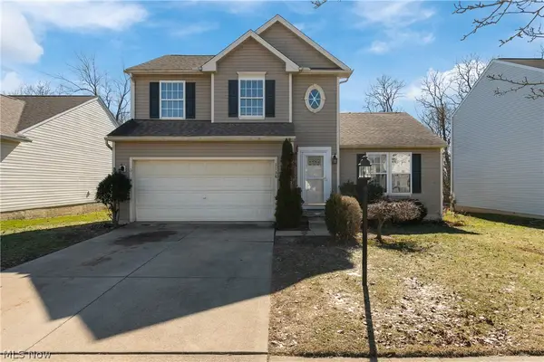 1138 Ledgestone Drive, Wadsworth, OH 44281