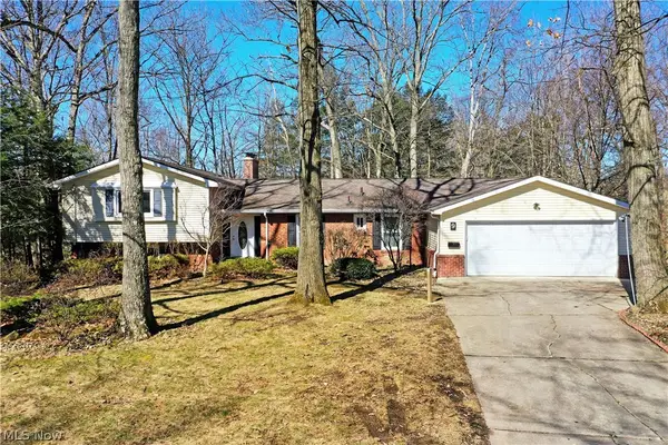 9 Hillside Drive, Girard, OH 44420