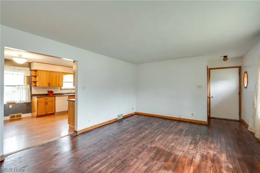 1306 N Plainview Drive, Copley, OH 44321 - #3