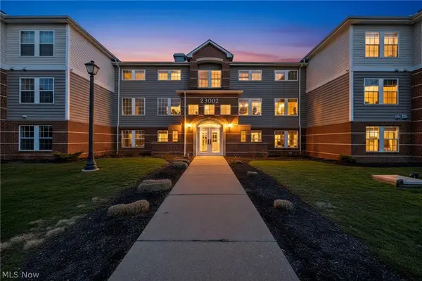 23002 Chandlers Lane, Olmsted Falls, OH 44138