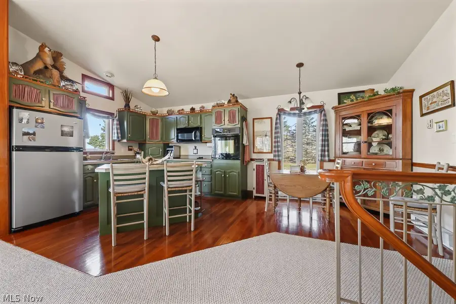 6122 Frederick Ne Avenue, Alliance, OH 44601 - #3