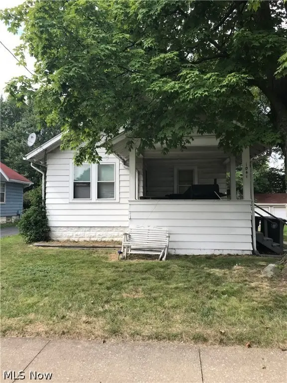 1041 E Archwood Avenue, Akron, OH 44306 - #1