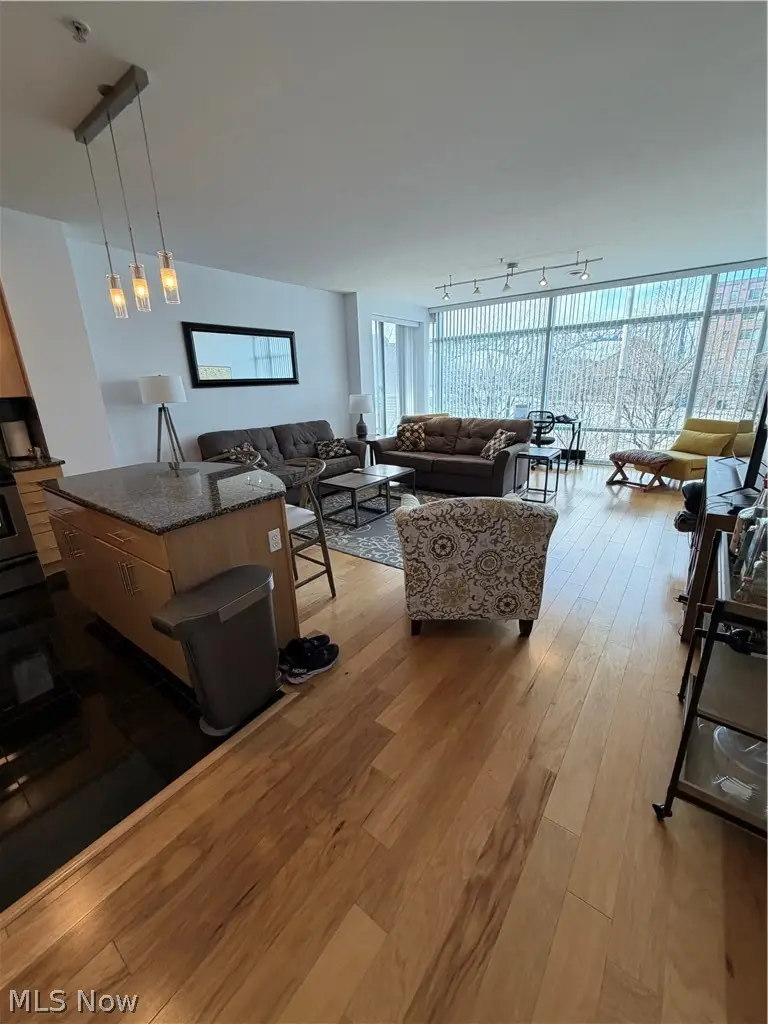 1237 Washington Avenue #412, Cleveland, OH 44113 - #2