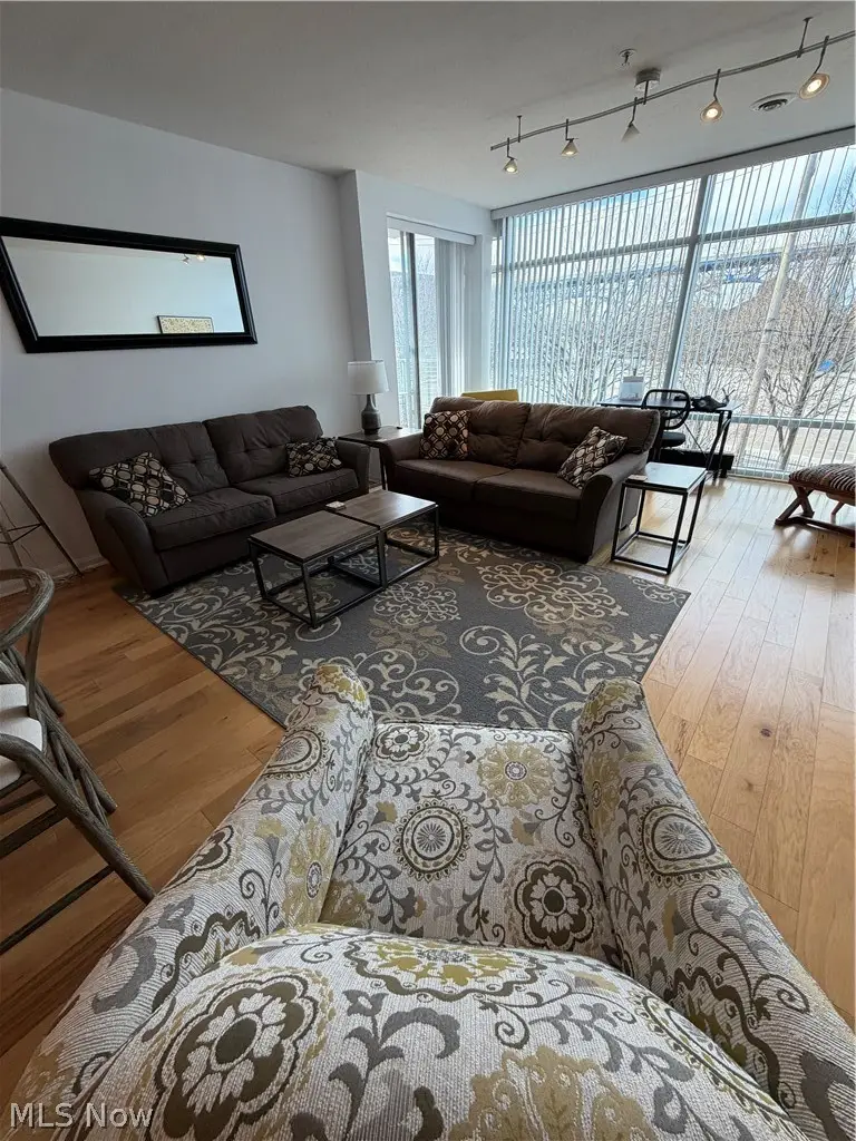 1237 Washington Avenue #412, Cleveland, OH 44113 - #3