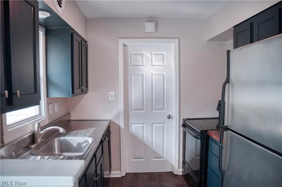 9272 W Ridgewood Drive, Parma Heights, OH 44130 - #3