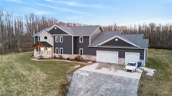 2252 Applegrove Ne Street, Canton, OH 44721