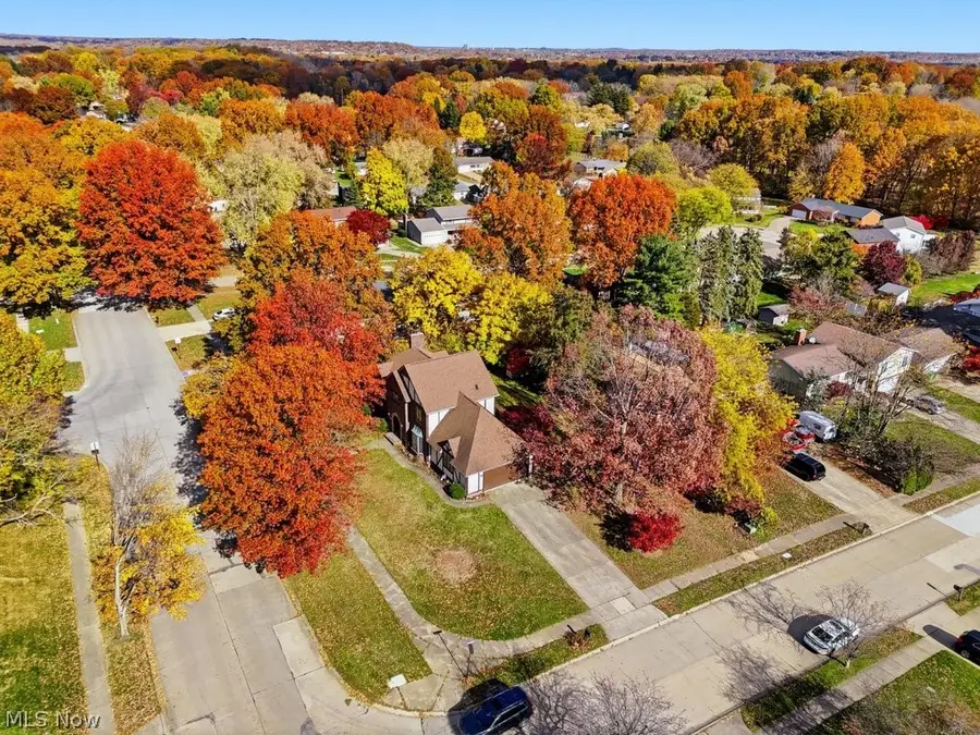 951 S Azalea Boulevard, Barberton, OH 44203 - #2