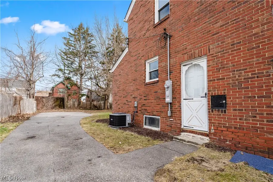 18303 Canterbury Road, Cleveland, OH 44119 - #2