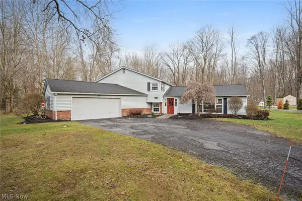 8678 Apple Hill Road, Chagrin Falls, OH 44023
