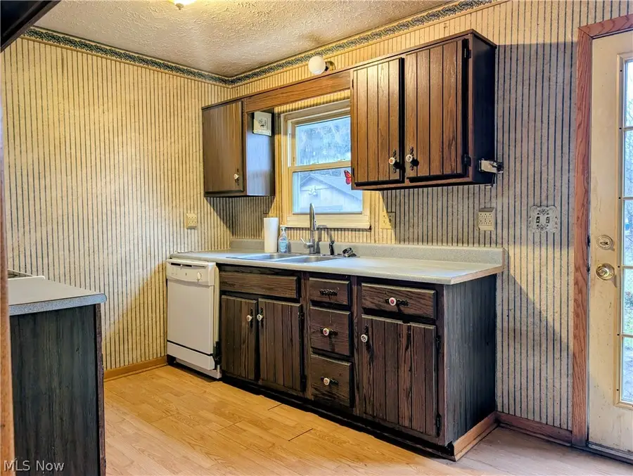 205 Oakwood Lane, Seville, OH 44273 - #2