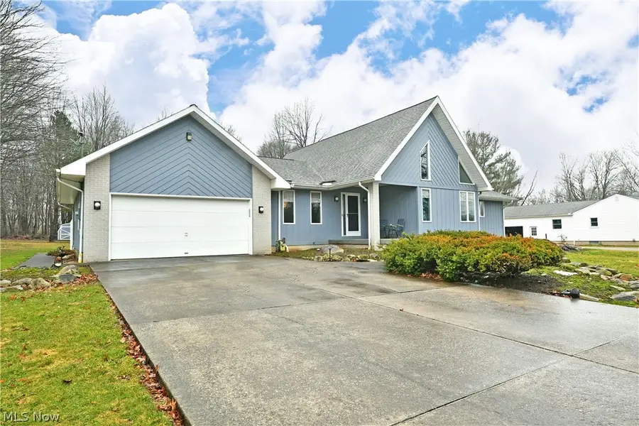 545 Thomas Lane, Girard, OH 44420 - #3