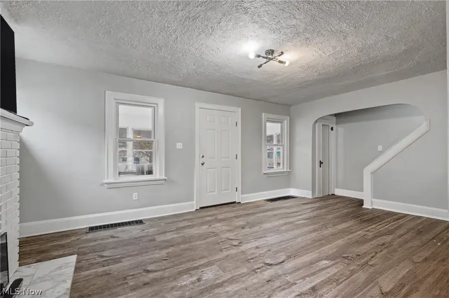 1364 Arnold Avenue, Akron, OH 44305 - #3