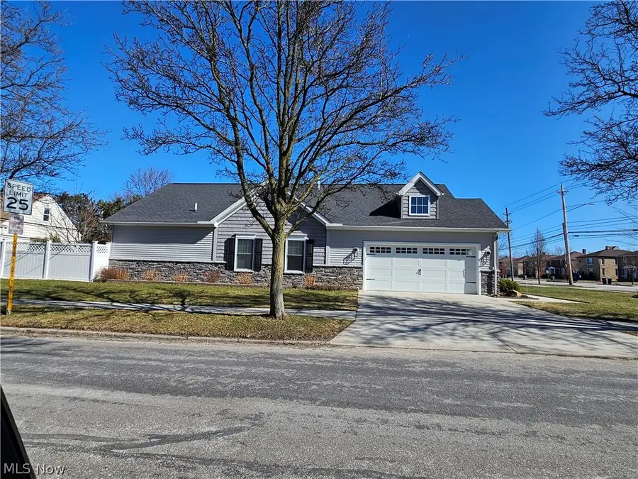 7462 Pearl Road, Middleburg Heights, OH 44130 - #2