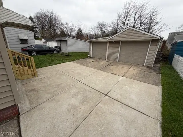 11005 Brunswick Avenue, Garfield Heights, OH 44125 - #2