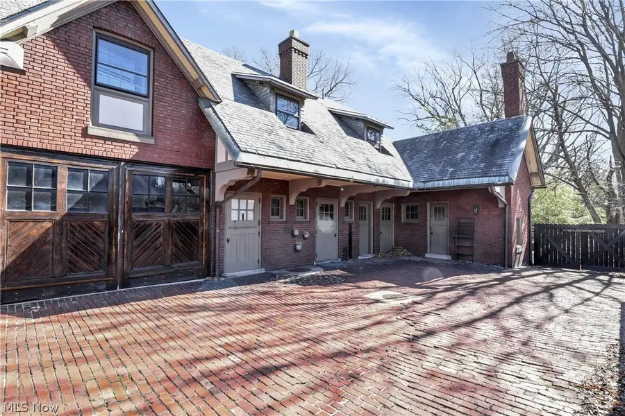 10 E Hanna Lane, Bratenahl, OH 44108 - #3