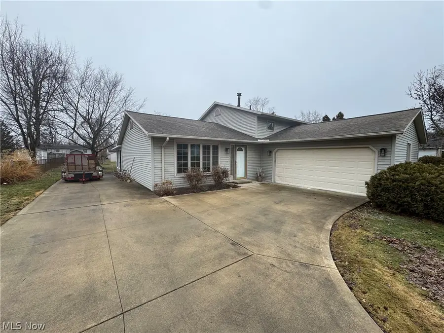 16244 Delmont Avenue, Strongsville, OH 44136 - #2