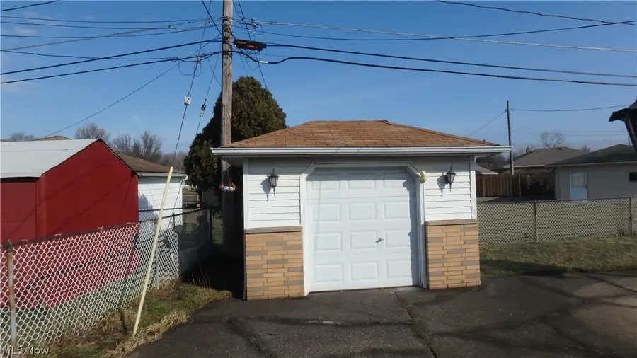 9638 Idlewood Drive, Brooklyn, OH 44144 - #2