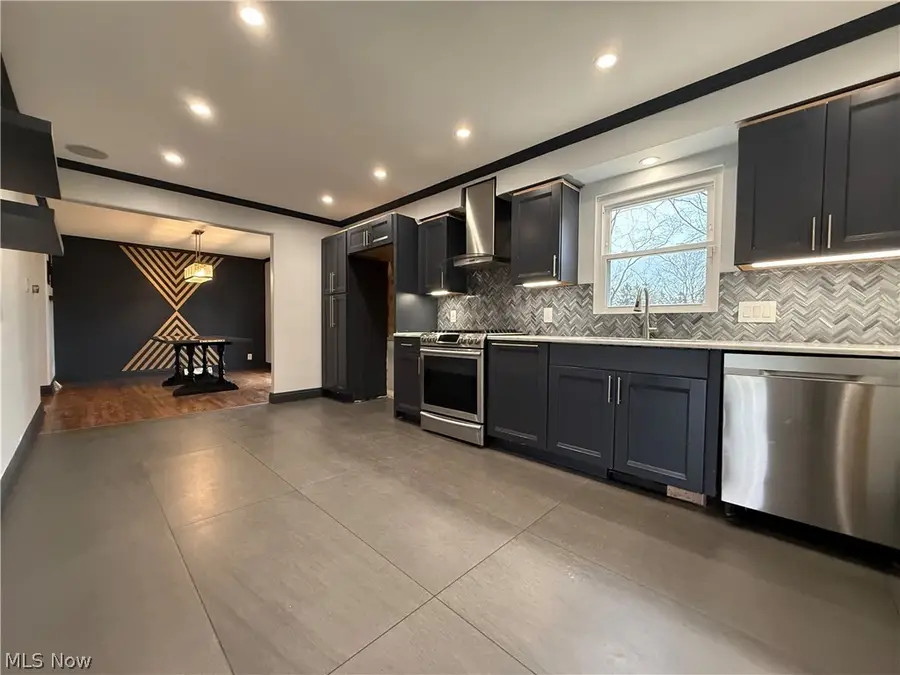 409 Melbourne Avenue, Boardman, OH 44512 - #3